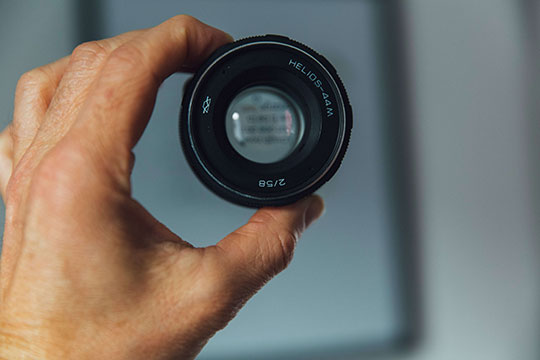 Înțelegerea-clienți-lentile-țintă-căutare-găsiți-focus-B2B-Content-Marketing
