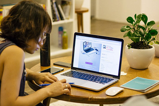 Business-Desk-Job-Learn-Macbook-Office-Work-Studium