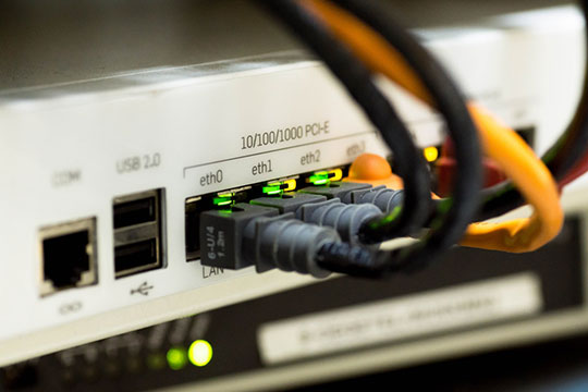 cavi-connessione-elettronica-ethernet-internet-rete-lan