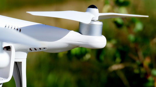 drone-quadcopter-quadrocopter-flying-machines-rotors