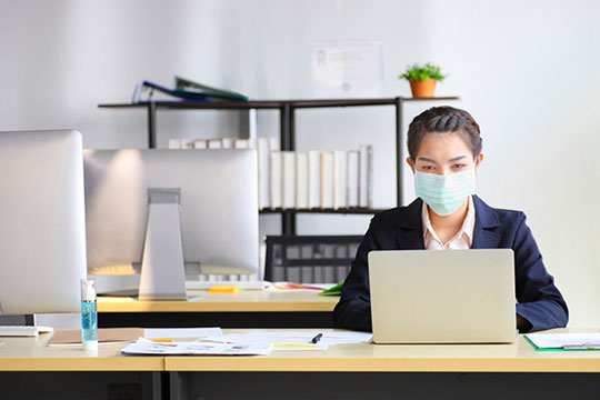 พนักงาน-หน้ากาก-การทำงาน-สังคม-ระยะทาง-ธุรกิจ-สำนักงาน-coronavirus-covid19