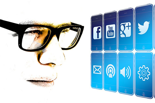 aplicación-smartphone-internet-redes-sociales-marketing-logotipo-análisis-medida-resultados