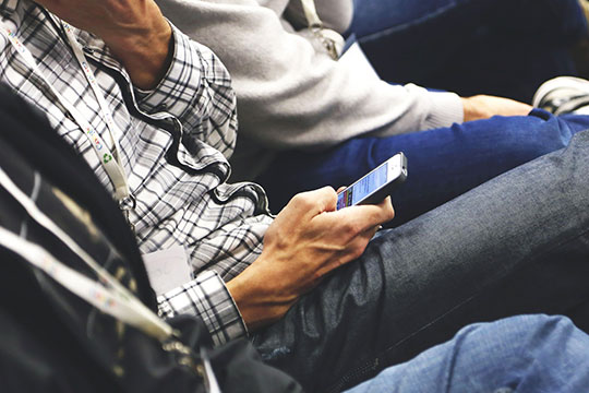 smartphone-iphone-tehnologie-internet-digital-gadget