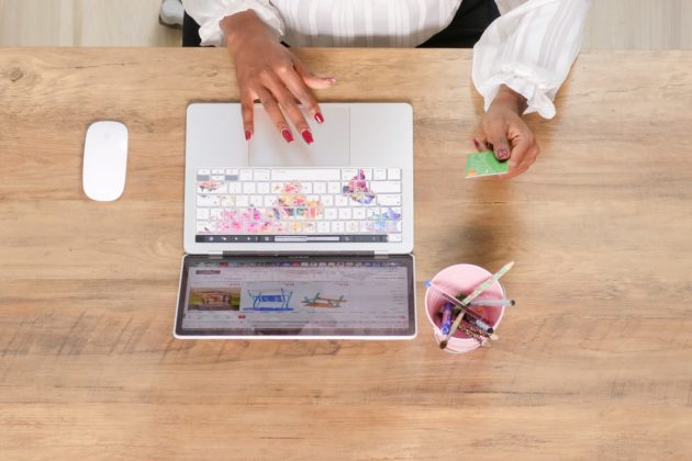 comércio eletrônico-comprar-venda-negócios-compras-online