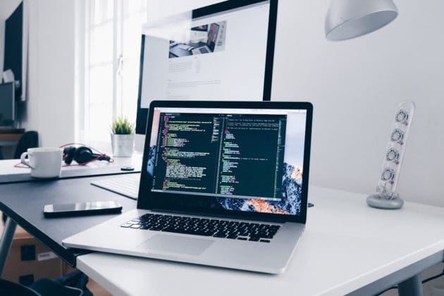praca-projektowanie-internetowe-tworzenie-programowanie-kodowanie