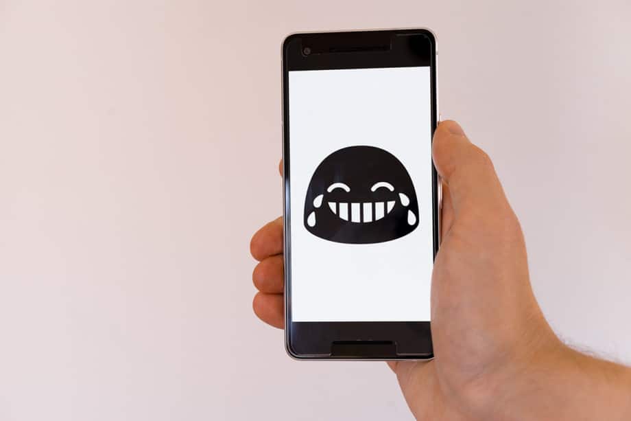 móvil-smartphone-sms-marketing-chat-emoticon-emoji