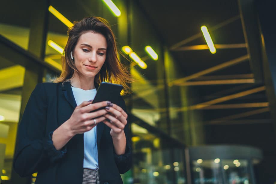 móvil-smartphone-marketing-chat-redes-sociales