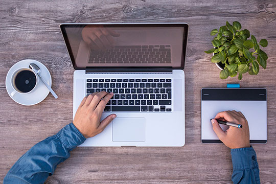 laptop-graphic-design-lavoro-ufficio-blog-impara