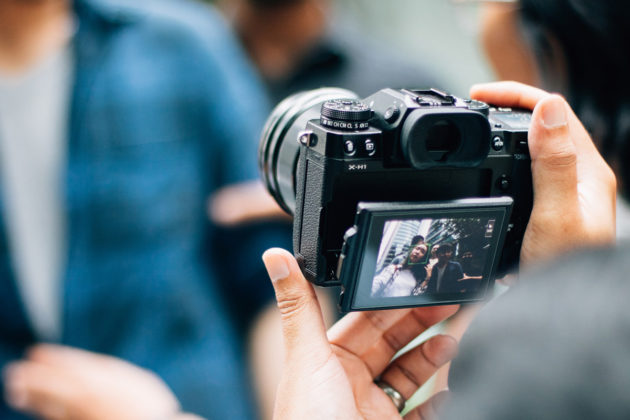 fotocamera-digitale-fotografia-mirrorless-shoot-obiettivo