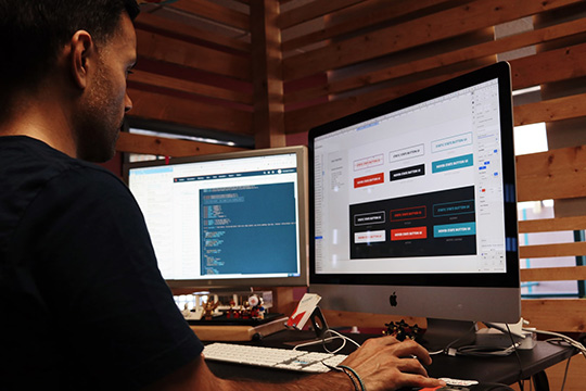 diseño-web-desarrollo-website-work-desk-office-program-technologies