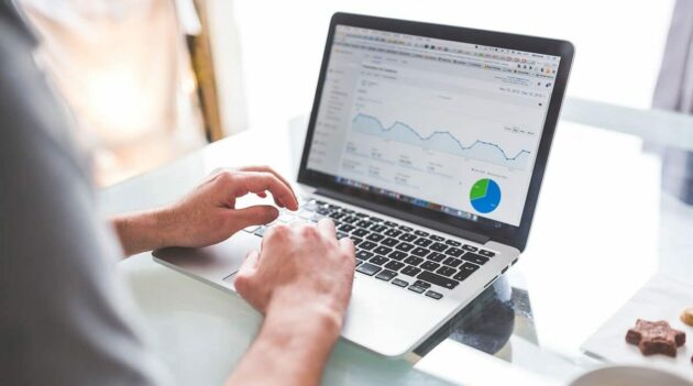 Business-Chart-Desk-Google-Analytics-Laptop-Marketing-Office-Stats-Work