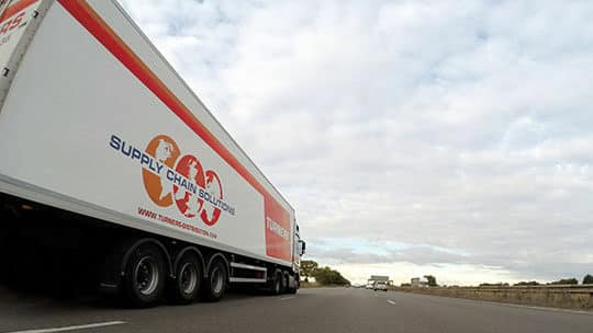 automóvil-carga-entrega-flete-industria-envío-transporte-camión-vehículos-innovación-digital-logística-futuro