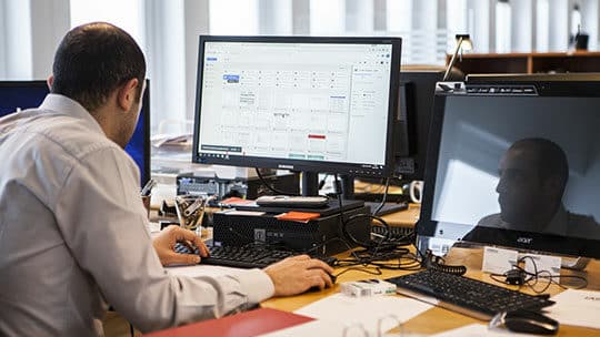 企業データを処理する方法 - データ視覚化ソフトウェアの使用
