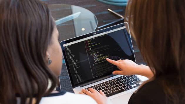 Codierung-Daten-Entwickler-Laptop-Programmierung-Software-Arbeit