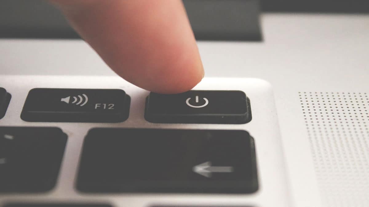pulsante di spegnimento-accensione-spegnimento-laptop-spegnimento