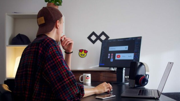 Sketch-office-website-designer-Graphic-design-freelancer-UX-work