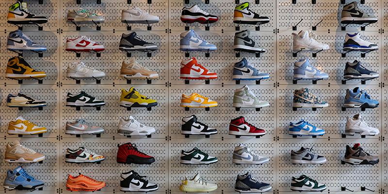 Dział obuwia w sklepie Nike