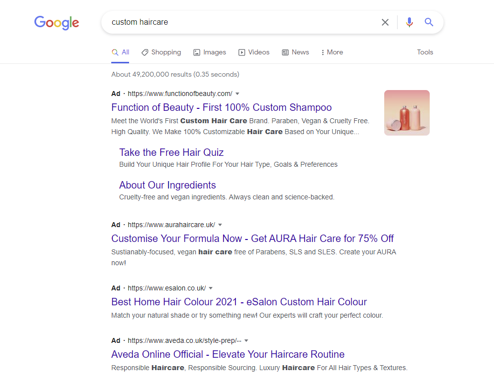 「カスタム ヘアケア」の Google 検索結果のスクリーンショット
