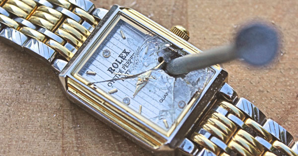 jam tangan rusak